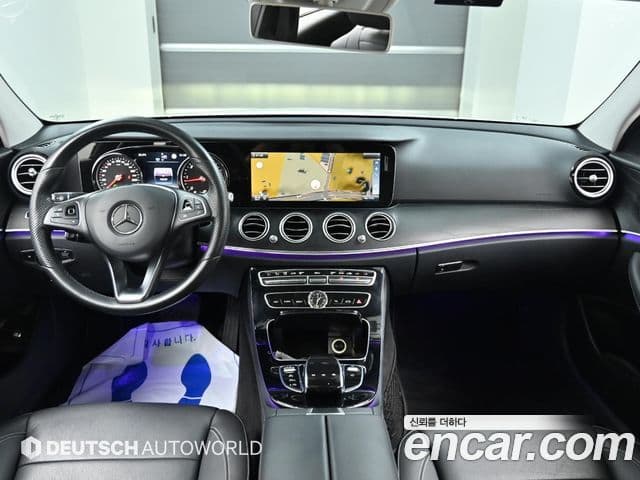 Mercedes-Benz E-Class W213 4