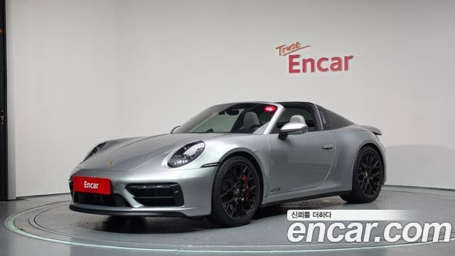 Porsche 911 (992)