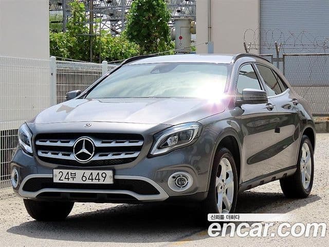 Mercedes-Benz GLA-Class X156
