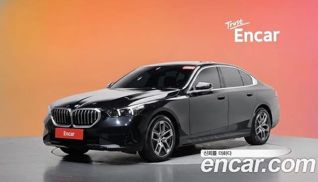 BMW 5 Series (G60)