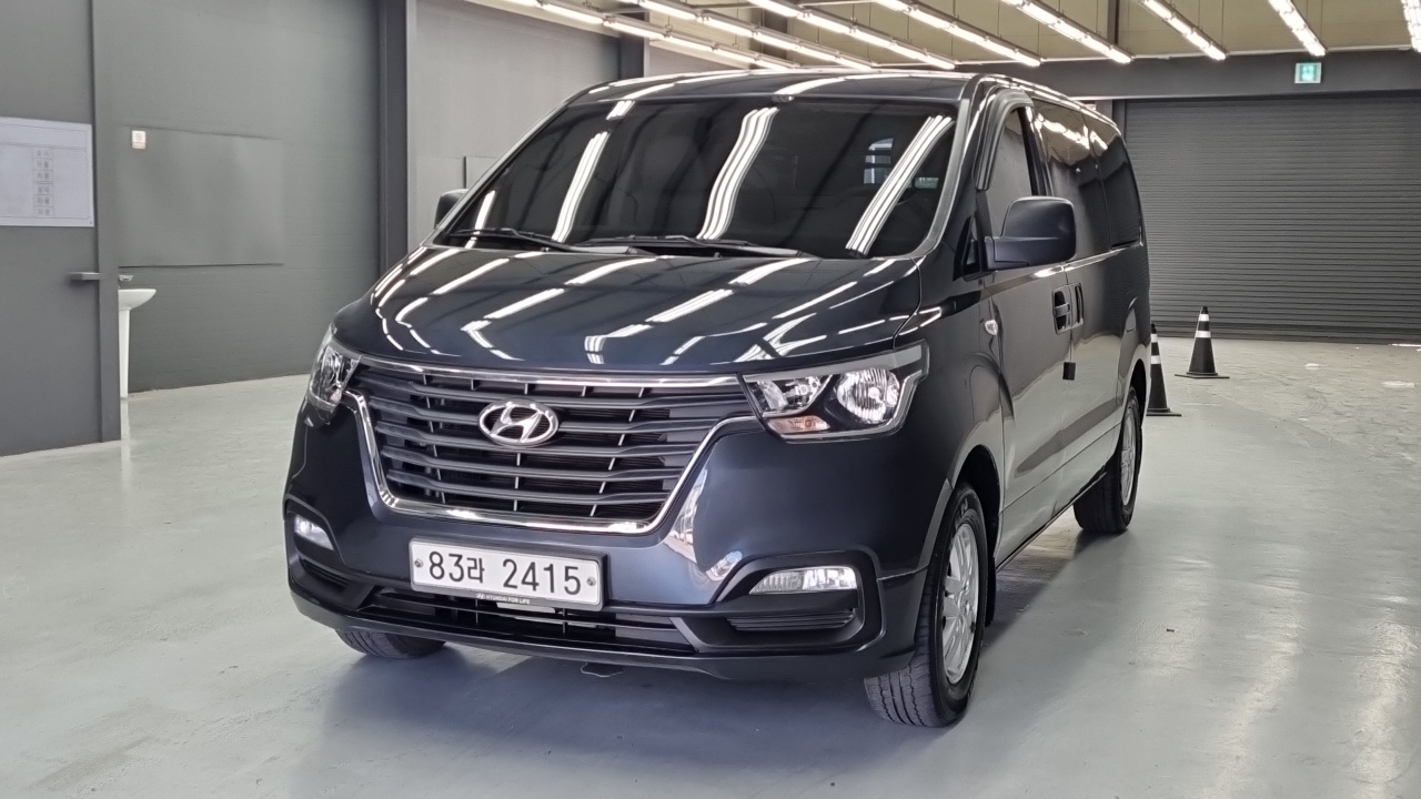 Hyundai The New Grand Starex