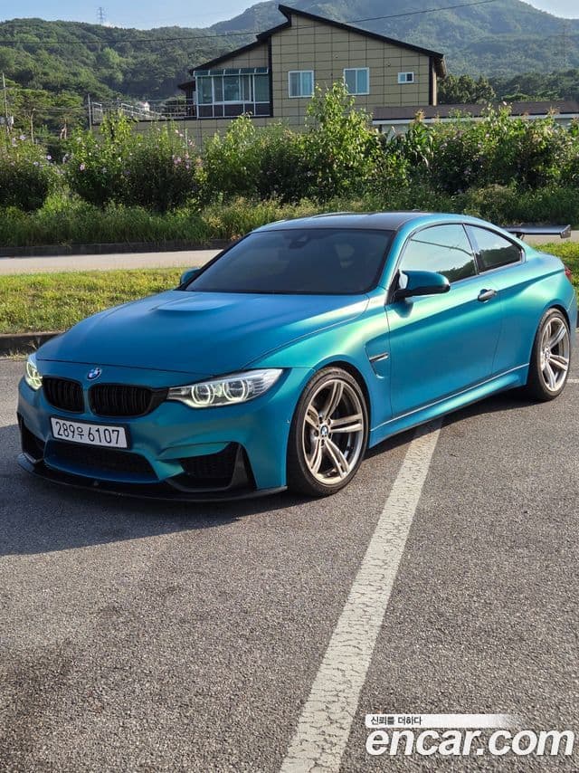 BMW M4 (F82)