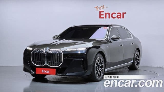 BMW i7 (G70)