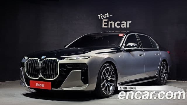 BMW 7 Series (G70)