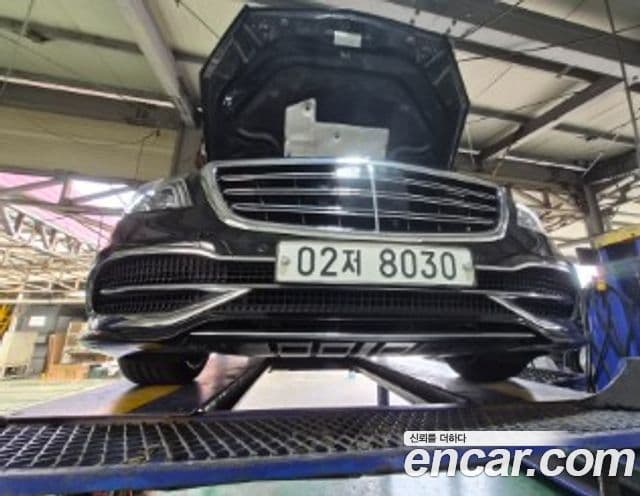 Mercedes-Benz S-Class W222