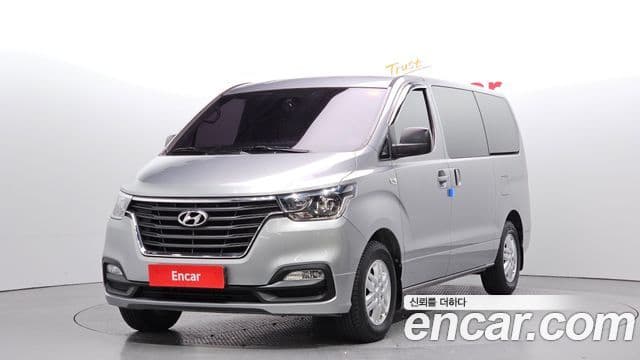 Hyundai The New Grand Starex