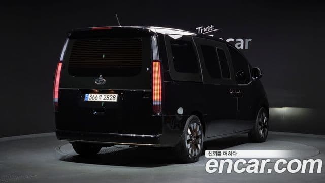 Hyundai Staria 2