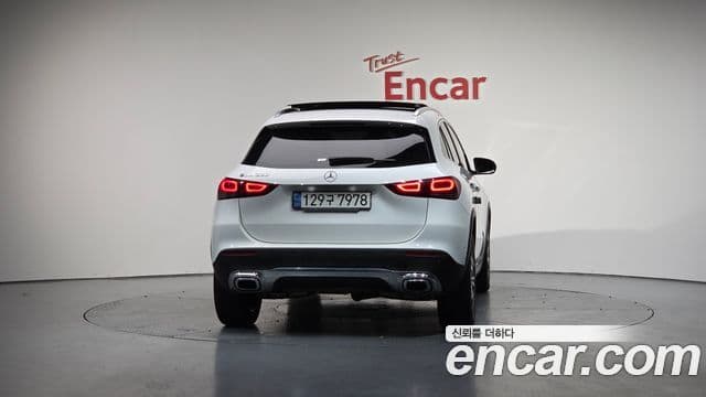 Mercedes-Benz GLA-Class H247 4