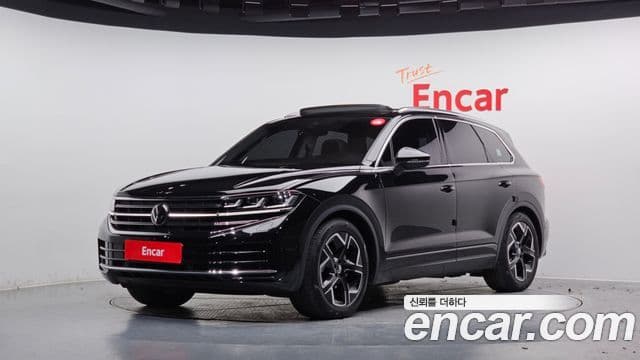 Volkswagen Touareg 3rd Gen 1