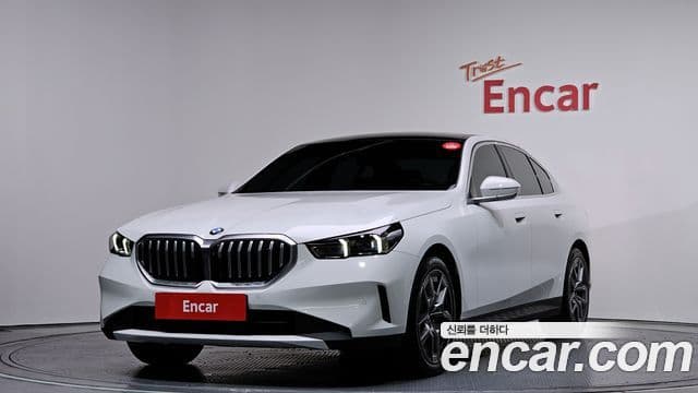 BMW 5 Series (G60)