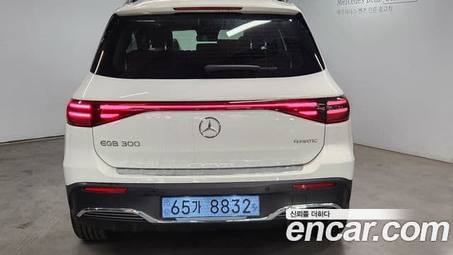 Mercedes-Benz EQB X243 4