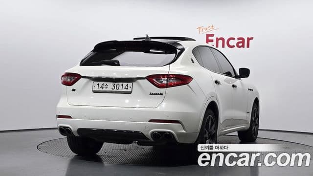 Maserati Levante 2