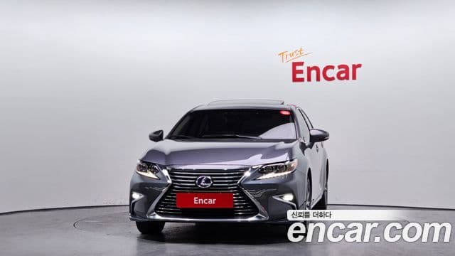 Lexus New ES300h 3