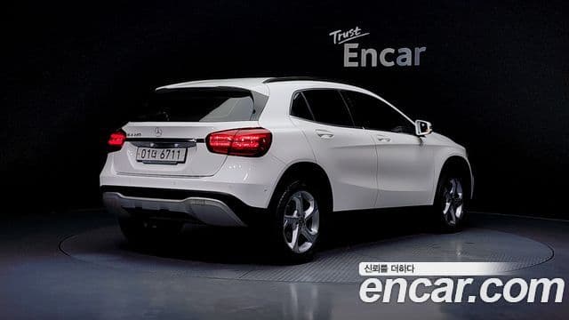 Mercedes-Benz GLA-Class X156 2
