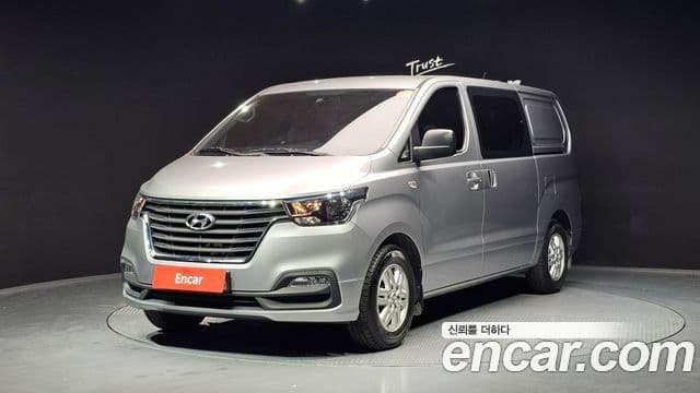 Hyundai The New Grand Starex