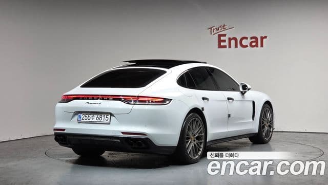 Porsche Panamera (971) 2