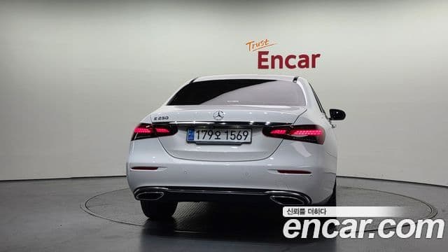 Mercedes-Benz E-Class W213 4