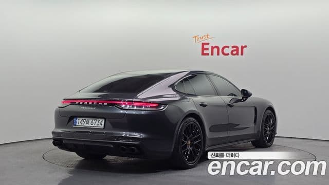 Porsche Panamera (971) 2