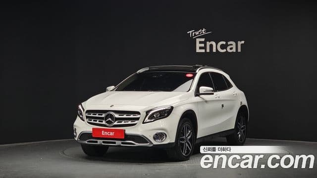 Mercedes-Benz GLA-Class X156