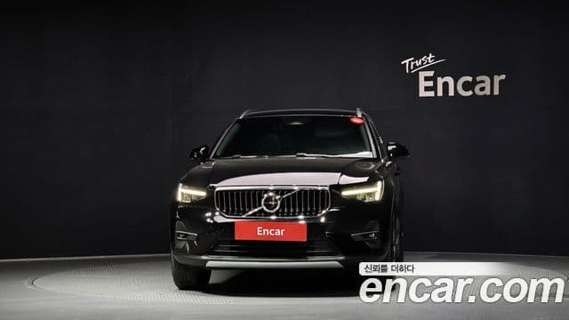 Volvo XC40 3