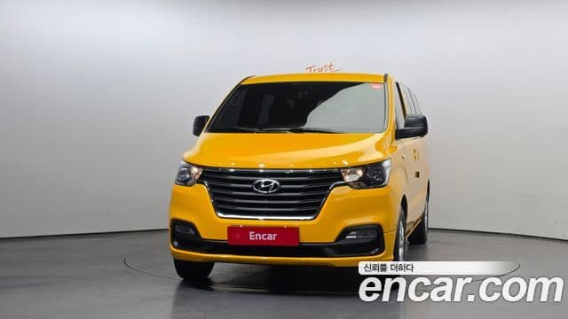 Hyundai The New Grand Starex 3
