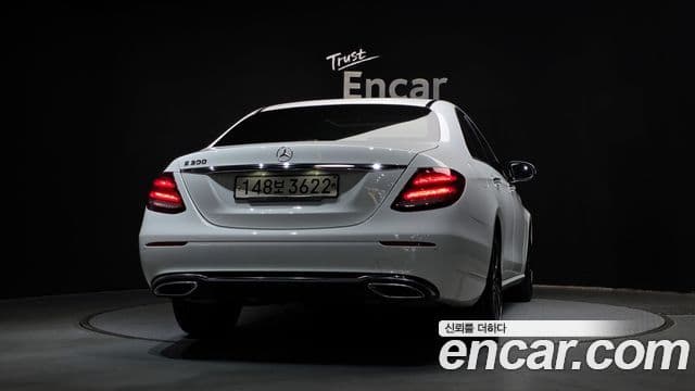 Mercedes-Benz E-Class W213 4