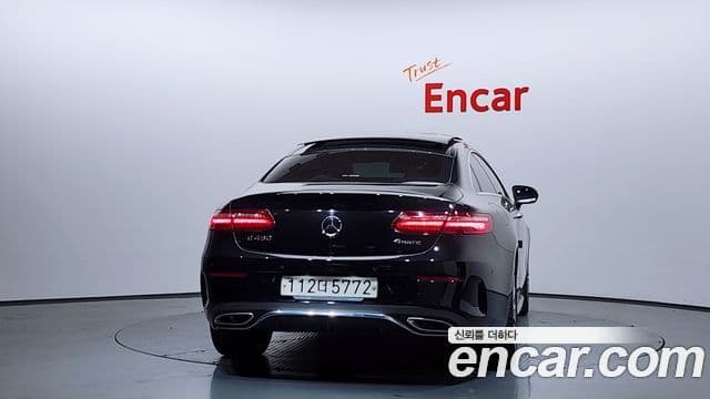 Mercedes-Benz E-Class W213 4