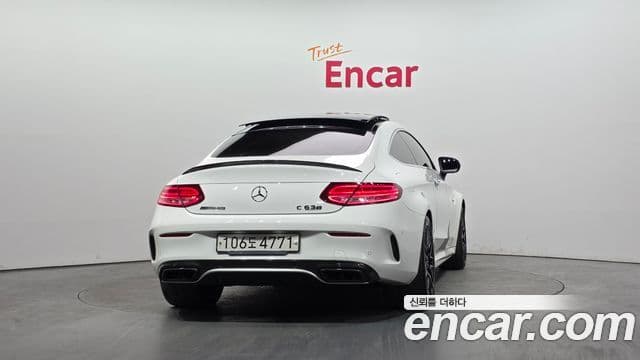 Mercedes-Benz C-Class W205 4