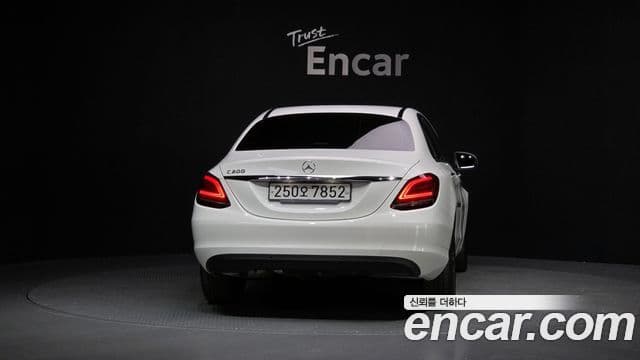 Mercedes-Benz C-Class W205 4