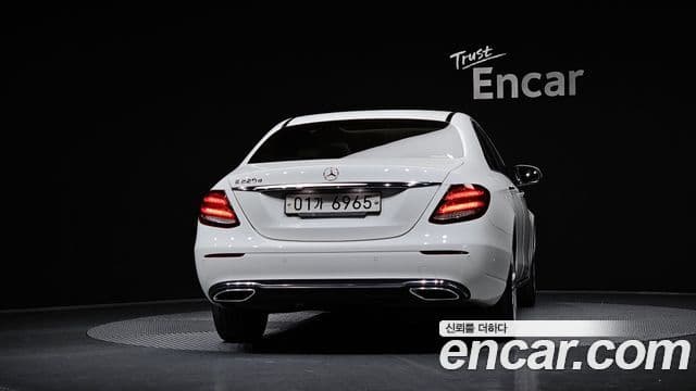 Mercedes-Benz E-Class W213 4