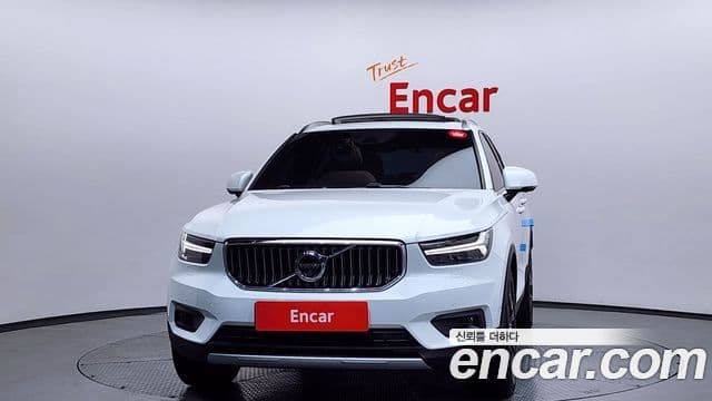 Volvo XC40 3