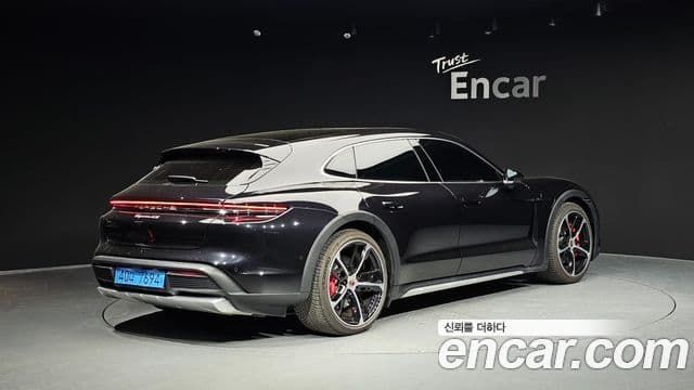 Porsche Taycan 2