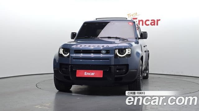 Land Rover Defender (L663) 3