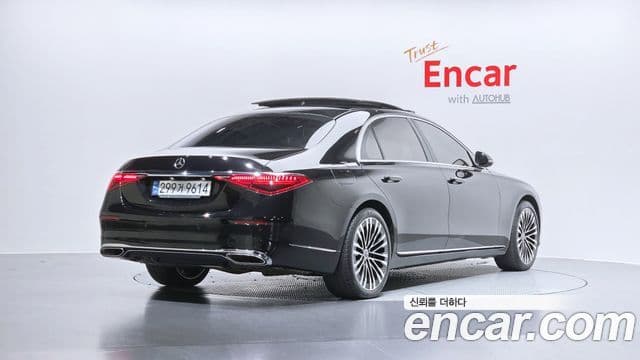 Mercedes-Benz S-Class W223 2