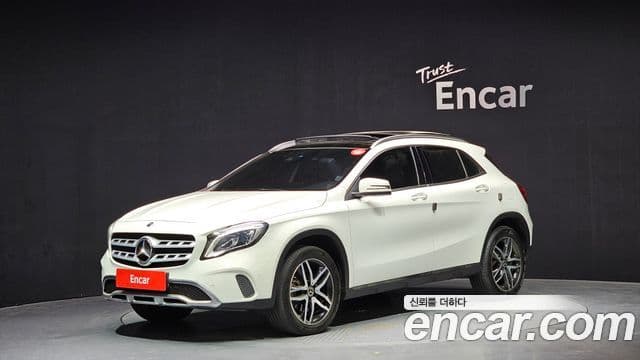 Mercedes-Benz GLA-Class X156