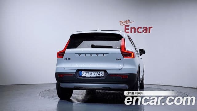 Volvo XC40 4