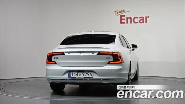 Volvo S90 4