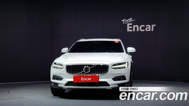 Volvo V90 Cross Country 3