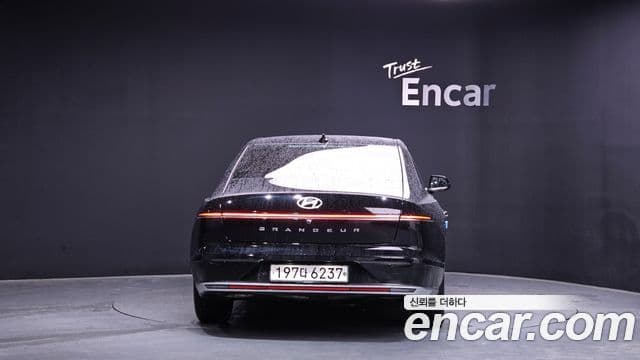 Hyundai Grandeur (GN7) 4