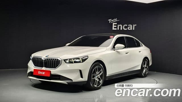 BMW 5 Series (G60)