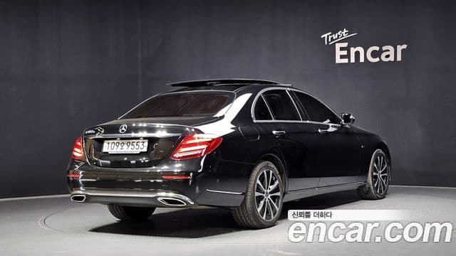 Mercedes-Benz E-Class W213 2