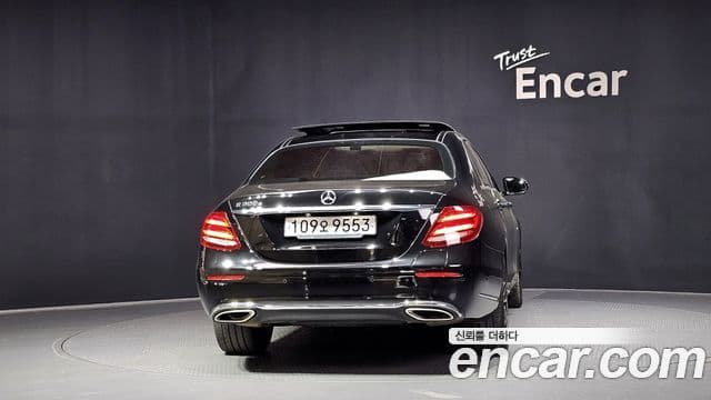 Mercedes-Benz E-Class W213 4