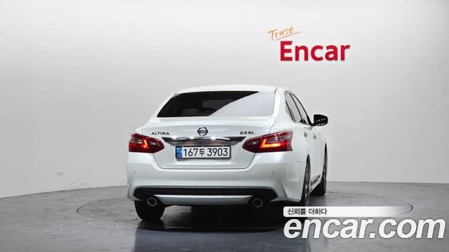 Nissan Altima 4