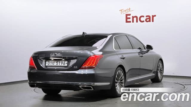 Genesis EQ900 2