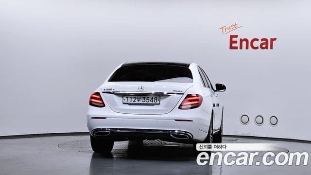 Mercedes-Benz E-Class W213 4