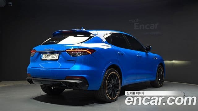 Maserati Levante 2