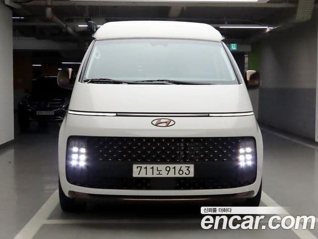 Hyundai Staria