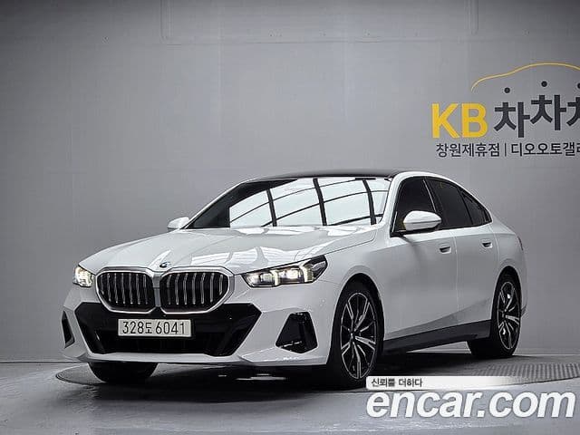 BMW 5 Series (G60)