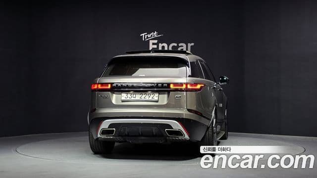 Land Rover Range Rover Velar 4