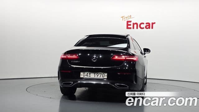 Mercedes-Benz E-Class W213 4
